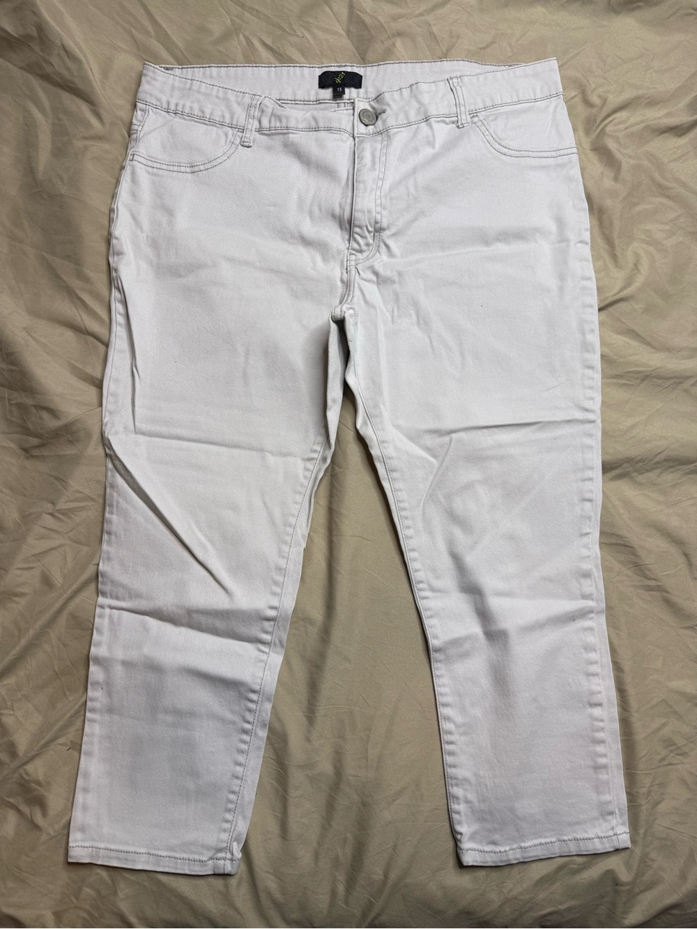 G21 Women's White Stretch Denim Capri Pants Size 15